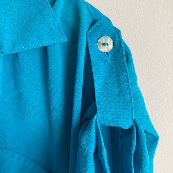 Capri Hi-Low Blouse - Picture 2 of 11